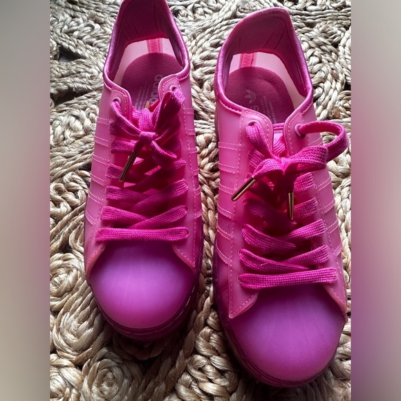 Rare limited Adidas pink jelly superstars. Size 7.5. Perfect condition. NWOT. - Picture 4 of 10